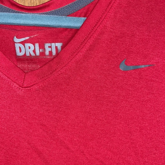 2 - Nike Dri-Fit Women’s Medium Bundle - Picture 2 of 4